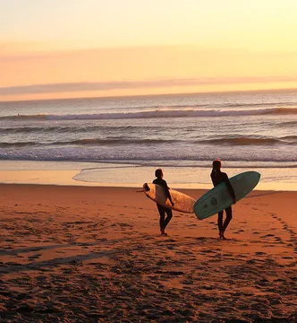 surfing in comporta